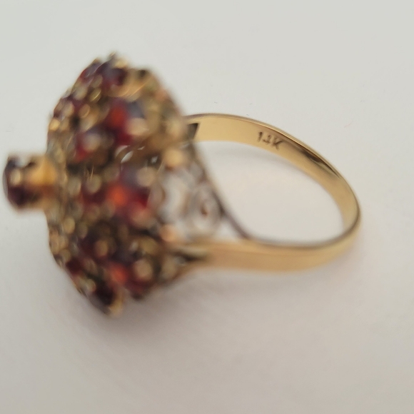 Vintage Solid 14K Yellow Gold Ring - Picture 8 of 8